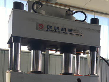 四柱液壓機故障分析(xī)